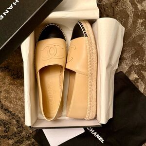 CHANEL Beige/Black Lambskin Espadrilles Size 41